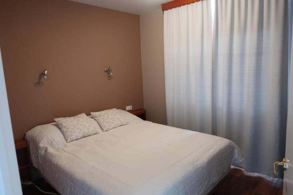 Апартаменти Warm And Welcoming Flat Downtown Акурейрі Екстер'єр фото
